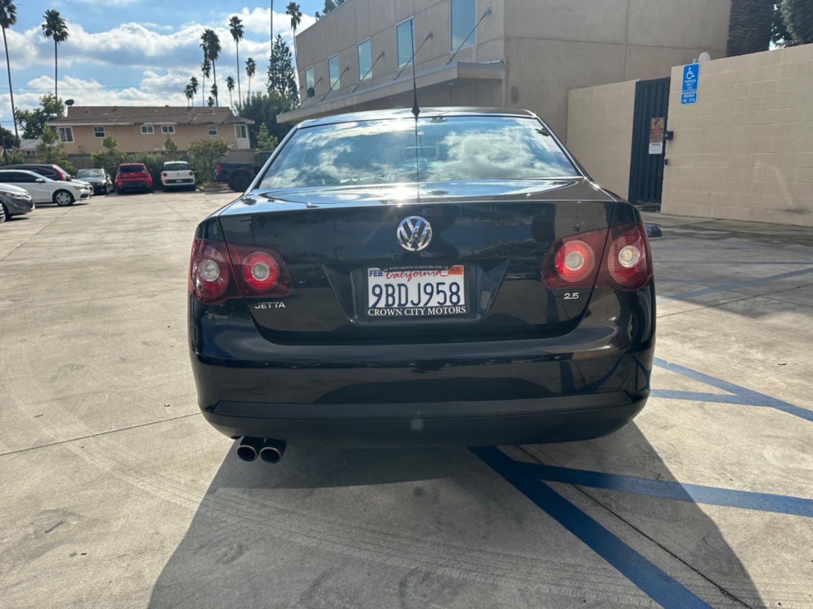 2010 Black Metallic /Black Volkswagen Jetta S PZEV (3VWJZ7AJXAM) with an 2.5L L5 DOHC 20V engine, Automatic transmission, located at 30 S. Berkeley Avenue, Pasadena, CA, 91107, (626) 248-7567, 34.145447, -118.109398 - New Tires, Just Serviced, Low Miles! Fully Loaded! This 2010 Volkswagen Jetta S looks and drives good. This vehicle comes with a dealer 30 day / 1,000 Mile Warranty ( call us for details) and with Options up to 5 years / 100,000 Mile Warranty. Bad credit? We can help! We are the bank. Buy with confi - Photo #3